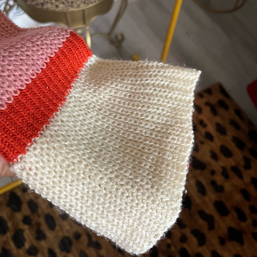 Sweater - Picture 4 of 4